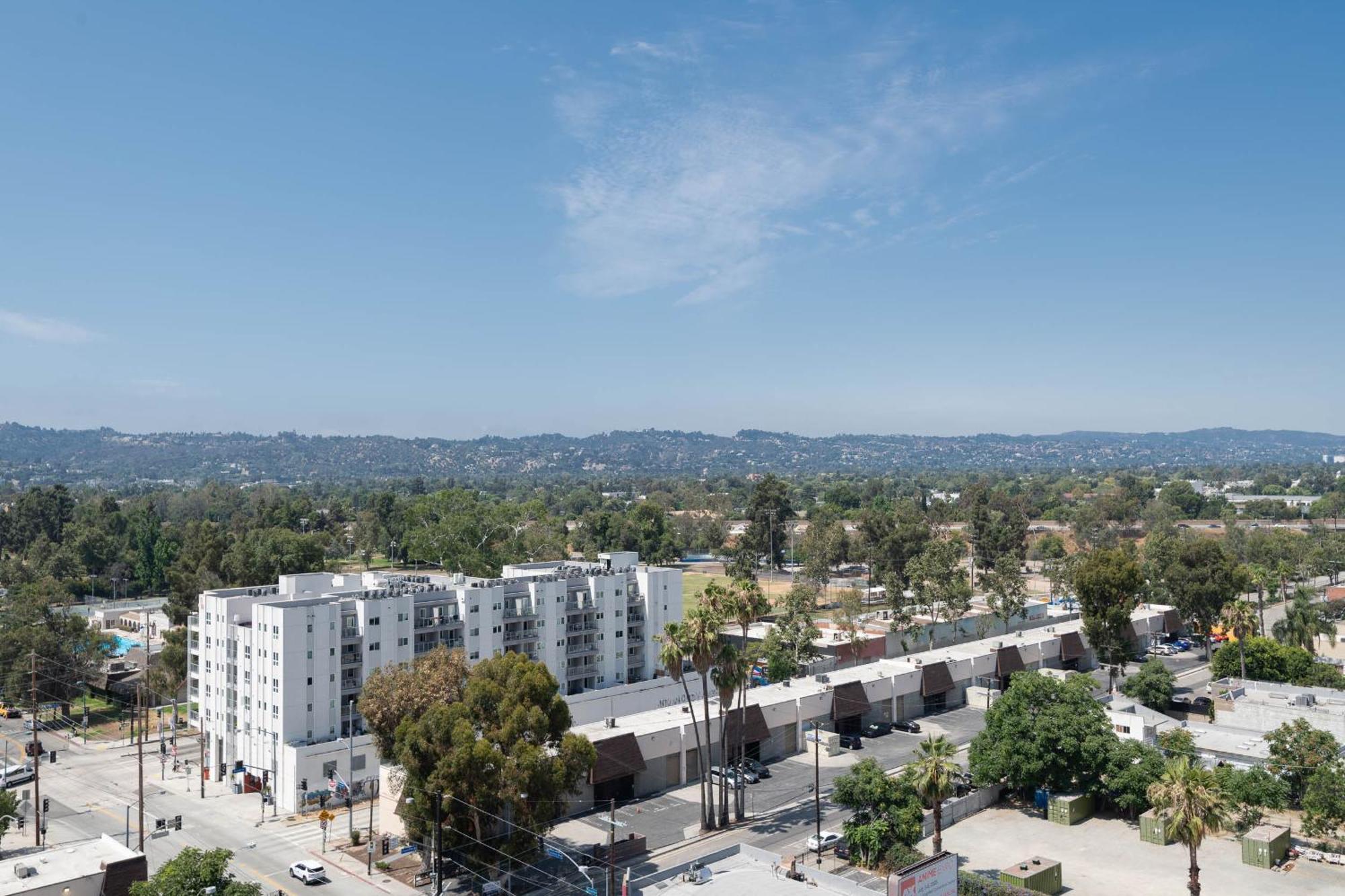 Skyline Suites - Los Angeles, Los Angeles